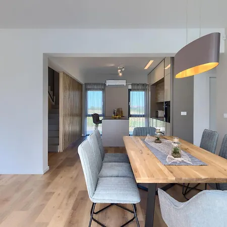 Chiara By Interhome Brtonigla