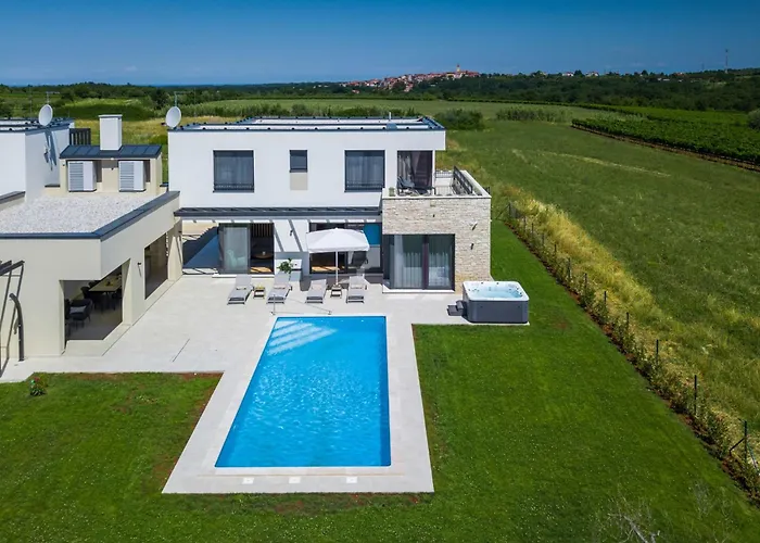Chiara By Interhome