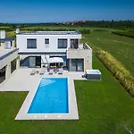 Chiara By Interhome