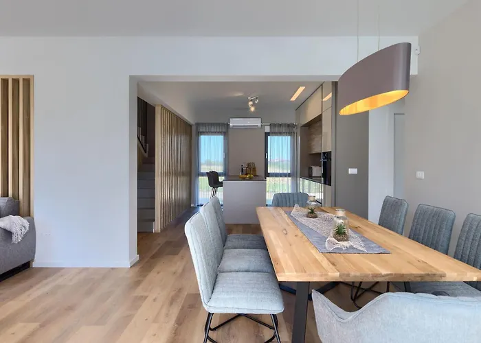 Chiara By Interhome Brtonigla